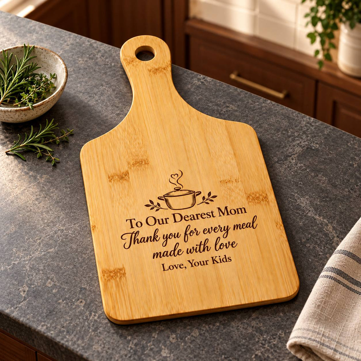 Personalized Bamboo Cutting Board for Mom – Gift from Kids