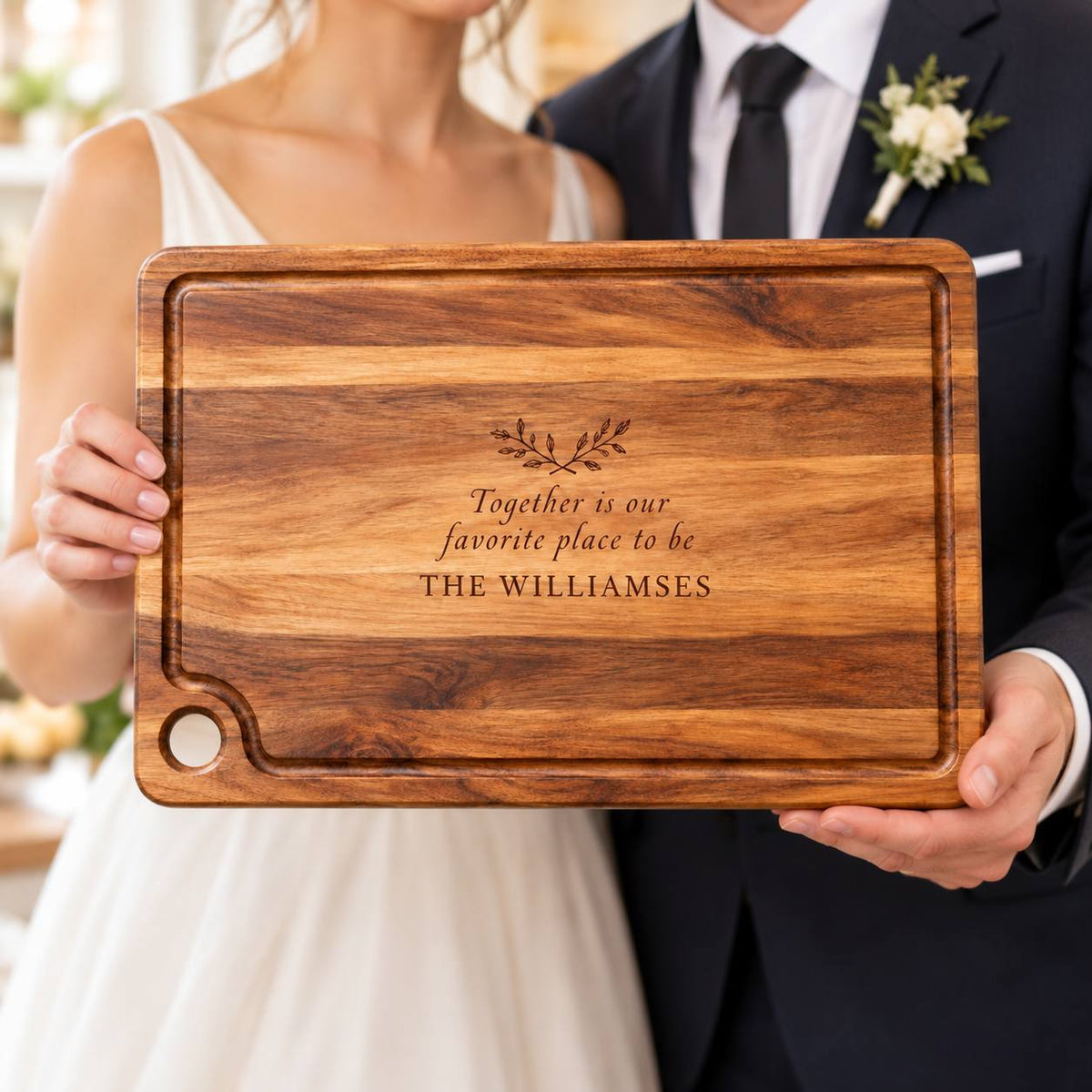 Personalized Acacia Cutting Board for Newlyweds – Wedding Gift with Family Name