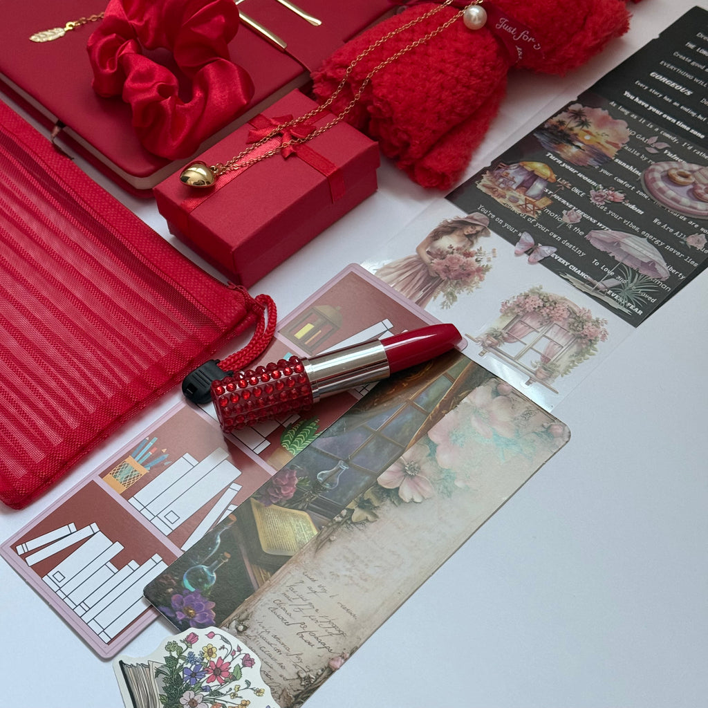 Red set - bookish bundle  🎁