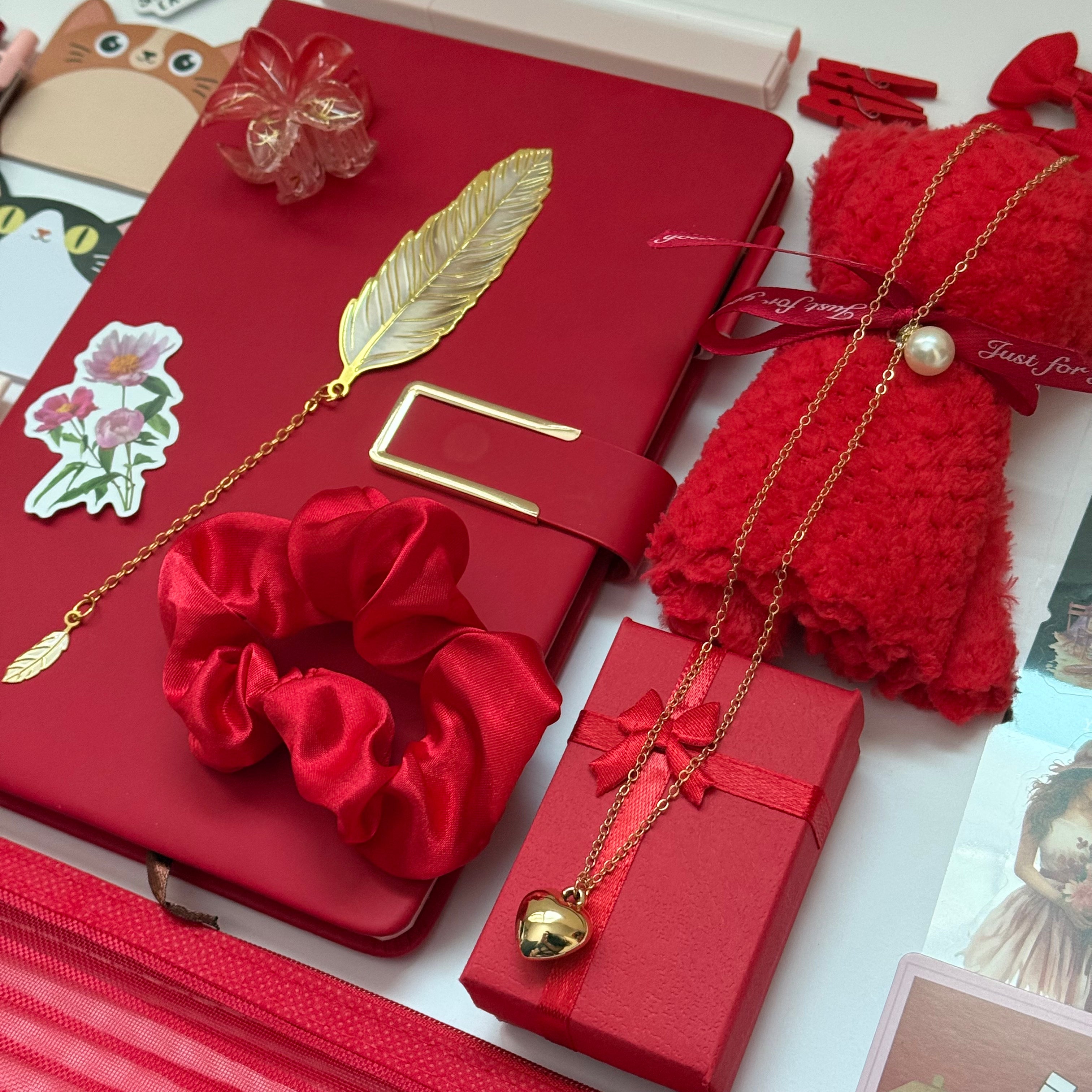 Red set - bookish bundle  🎁