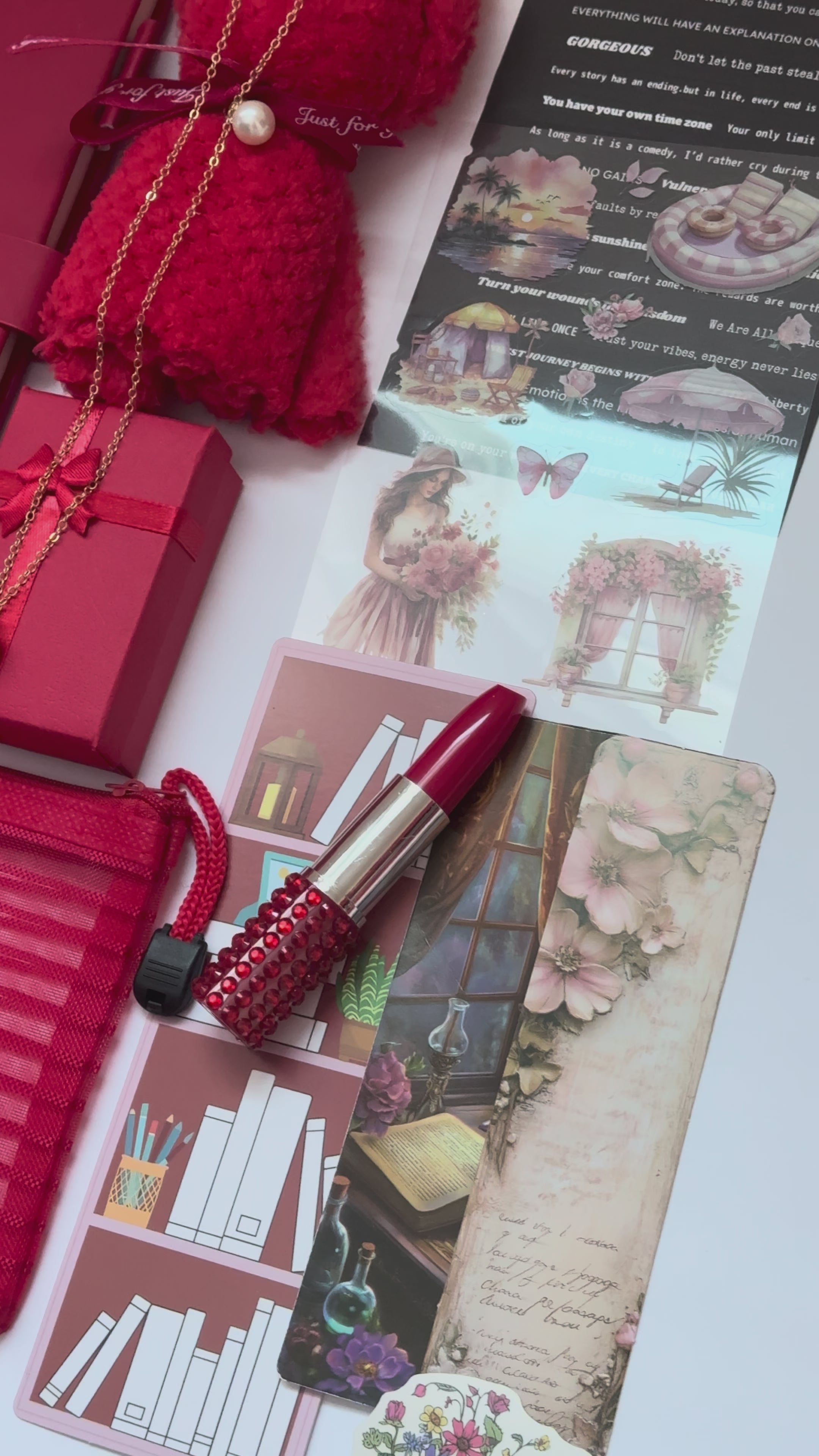 Red set - bookish bundle  🎁